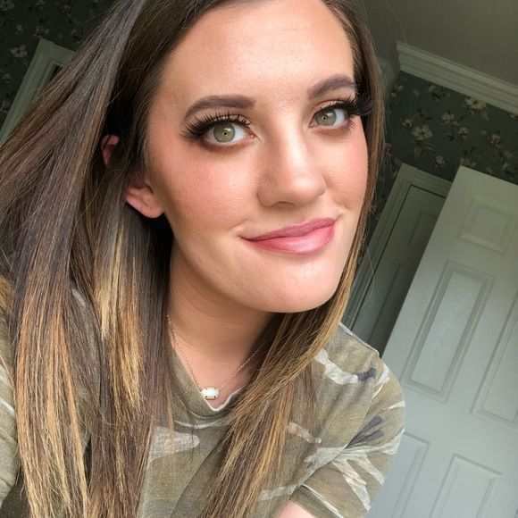 Hi, I'm Tayler! 4x party cohost & suggested user Hi! I'm Tayler! I am a 4x party host and a suggested user. Welcome to my closet! I am an Alabama girl and an Atlanta Braves lover! I am married to the most amazing man ever and have a little boy named Eli! I have not been on here for quite some time so I am in the process of recreating a wonderful place for you to shop and browse! Please know offers are always welcome! ❤️ Meet the Posher Other #iammarried