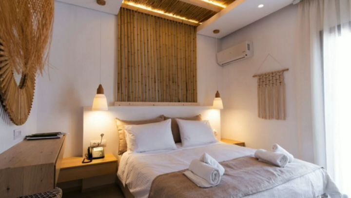 55 "Μου αρέσει!", 0 σχόλια - Imports & Agencies of Lights (@multihome.com.gr_) στο Instagram: "Let there be Light. Let there be Multihome! #architecturelighting #decorativelighting…" Beach Boutique, Boutique Hotel, Decorative Night Lights, Decorative Lighting, Lighting Online, Light Decorations, Outdoor Lighting, Light Up, Coffee Shop
