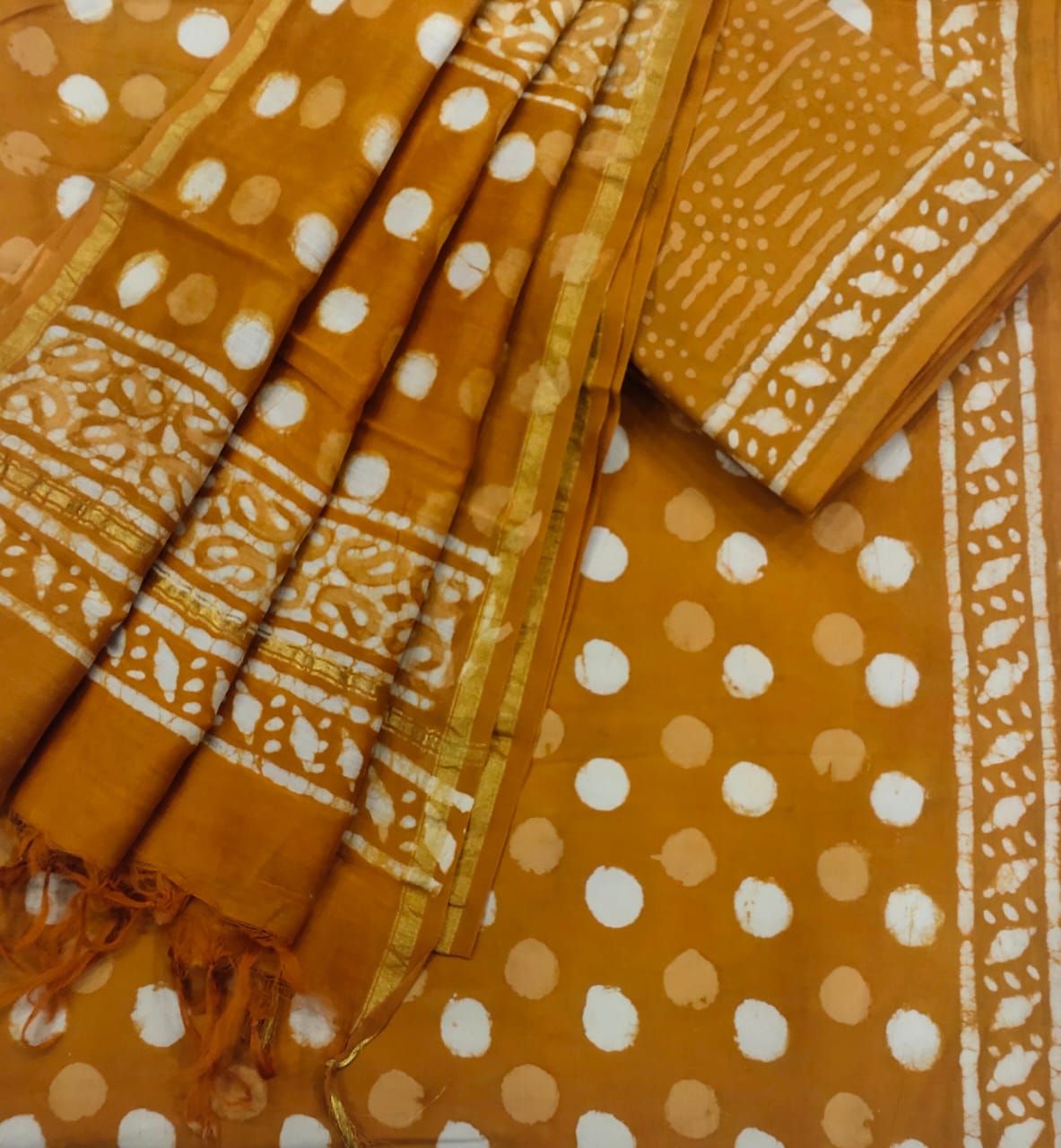 Kirans Boutique jaipur -
Casual wear Exclusive Brown ethnic wear salwar suit with chanderi dupatta online for ladies
- Whatsapp 9352511075 Patiala Salwar, Salwar Suits, Do Perfect, Bagru Print, Chinese Collar, Cross Neck, Neck Deep, Bootcut Pants, Cotton Suit