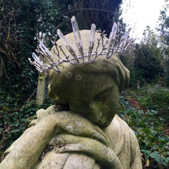 The VENUS Crown - Crystal Quartz Crown Tiara - Magical Headpiece. Alternative Bride, Festival, Game of Thrones #crowntiara
