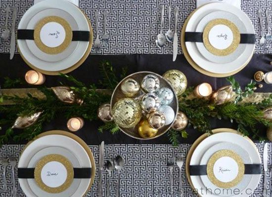 Glamorous and chic Christmas table setting #Christmas #tablesetting ... Glamorous and chic Christmas table setting #Christmas #tablesetting ...