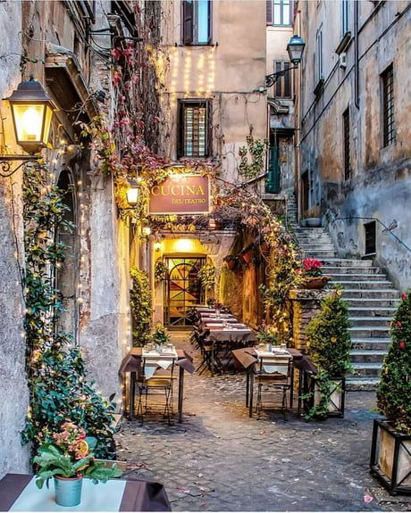 Outdoor cafe in Italy Outdoor cafe in Italy