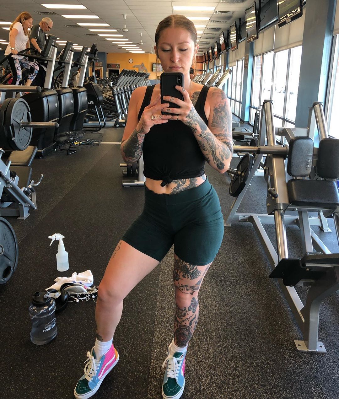Wait! Are these abs?! . . . #fit #fitness #fitnessgirl #fitnessmodel #fitnessmotiv...