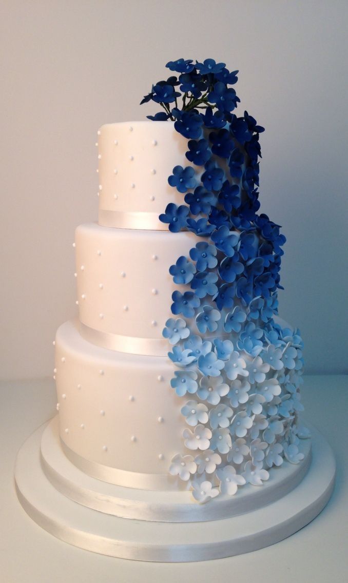 #wattpad #fanfiction Lake has always know she was adopted as she got older she tried to find her birth family and found nothing but then bella moves home and ends up getting cozy with the cullen family which ends up with Lake finding out about her birth family and even her mates! ~Twilight, Avenger's and The Originals... Simple Elegant Wedding, Elegant Wedding Cakes, Beautiful Wedding Cakes, Wedding Cake Designs, Beautiful Cakes, Rustic Wedding, Elegant Cakes, Unique Wedding Cakes Creative, Cool Wedding Cakes