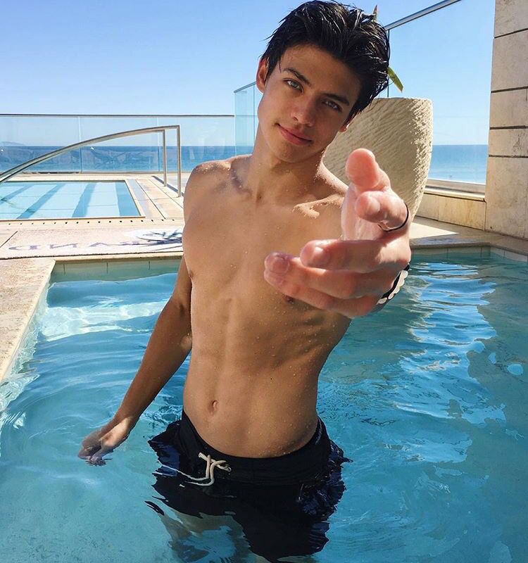 Pin By Evelyn On Heart Throb Dylan Jordan Cute Boys Cute White