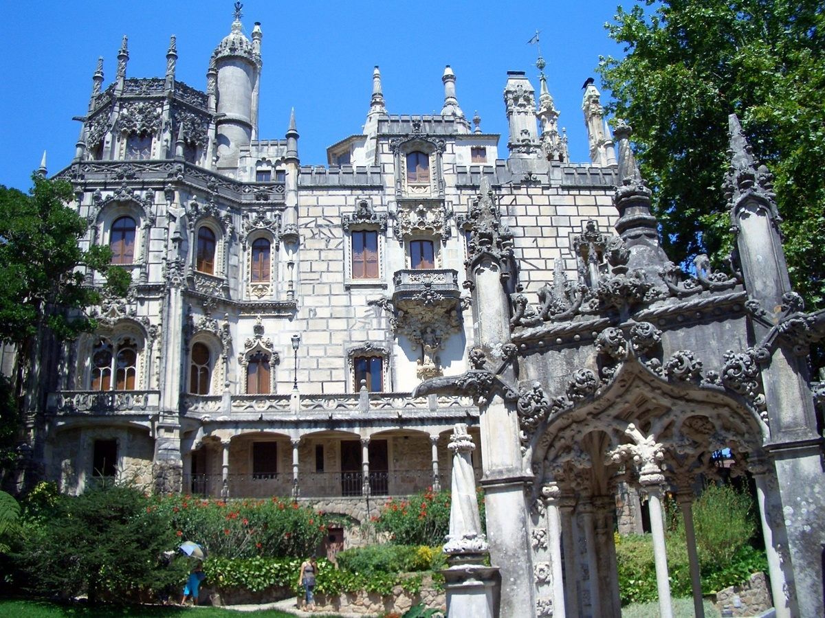 Quinta da Regaleira Crown estate, Underground tunnels, House styles Quinta da Regaleira Crown estate, Underground tunnels, House styles