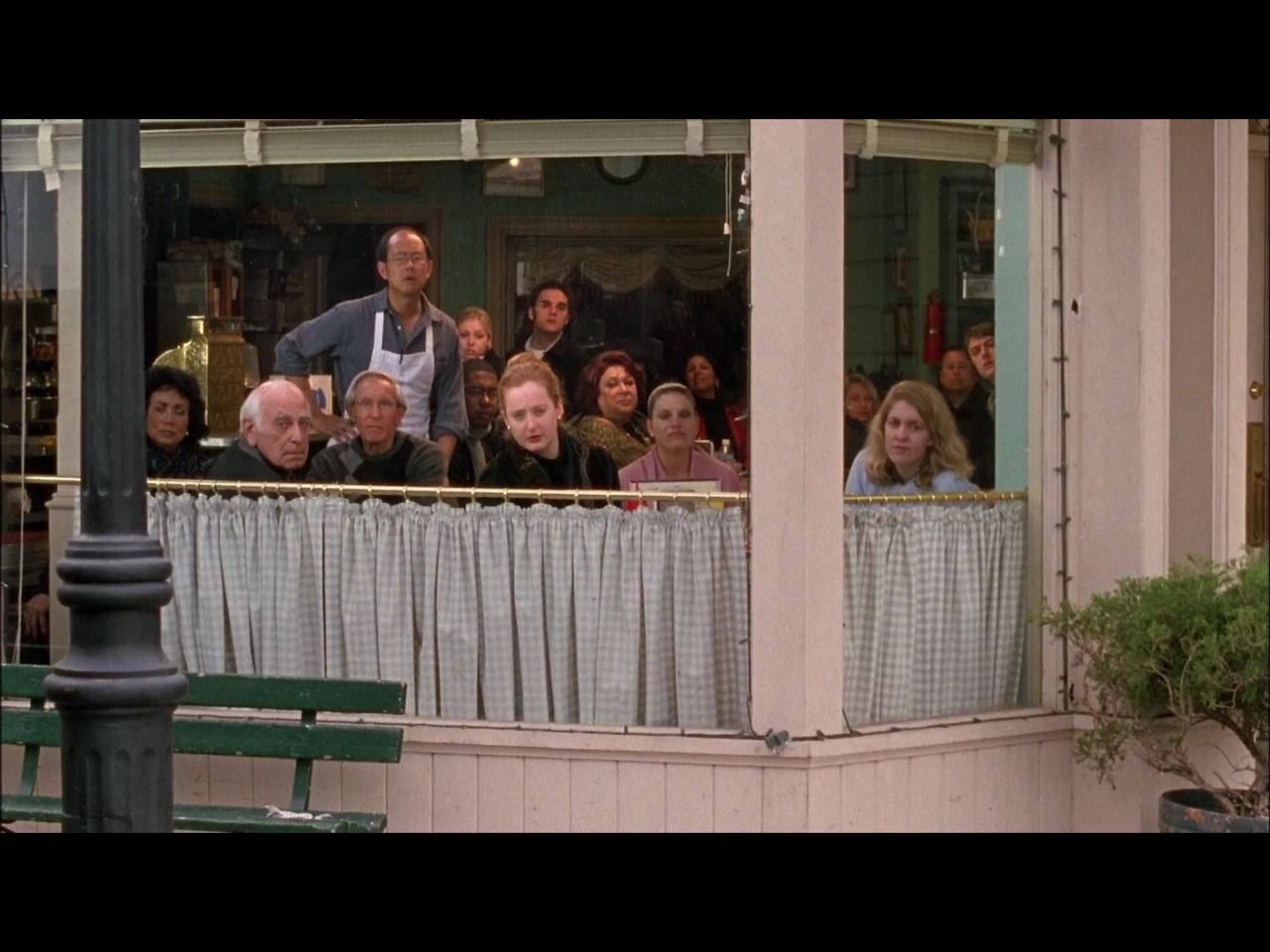 diner watching Stars HollowGilmore GirlsDinersDining Sets
