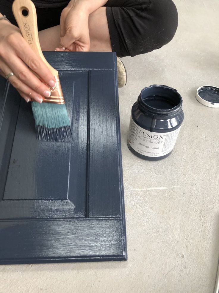 How To Not Get Brush Strokes When Painting Fusion Mineral Paint Degistirilmis Mobilyalar Mobilya Yenileme Boya Renkleri How To Not Get Brush Strokes When Painting Fusion Mineral Paint Degistirilmis Mobilyalar Mobilya Yenileme Boya Renkleri