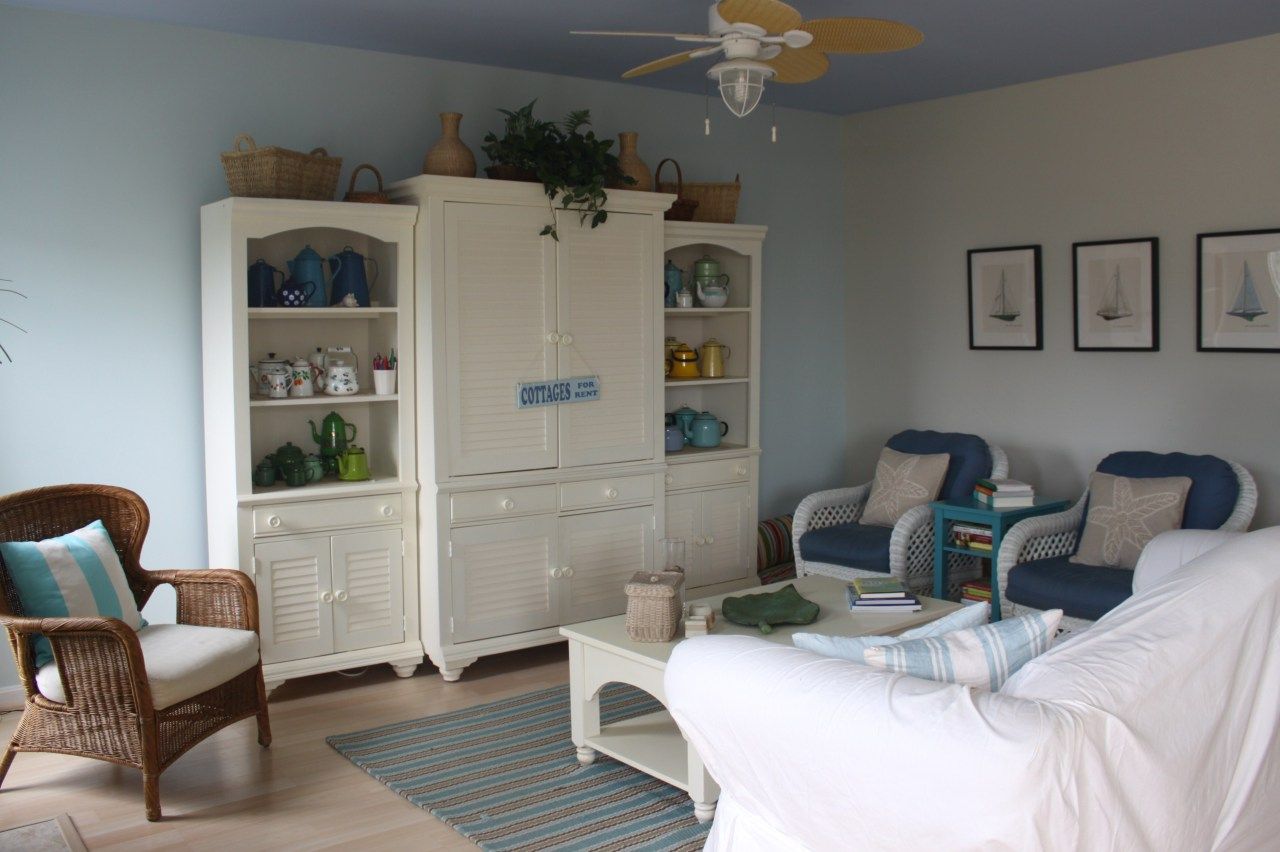 ocean air sw Living room orange, Living room color