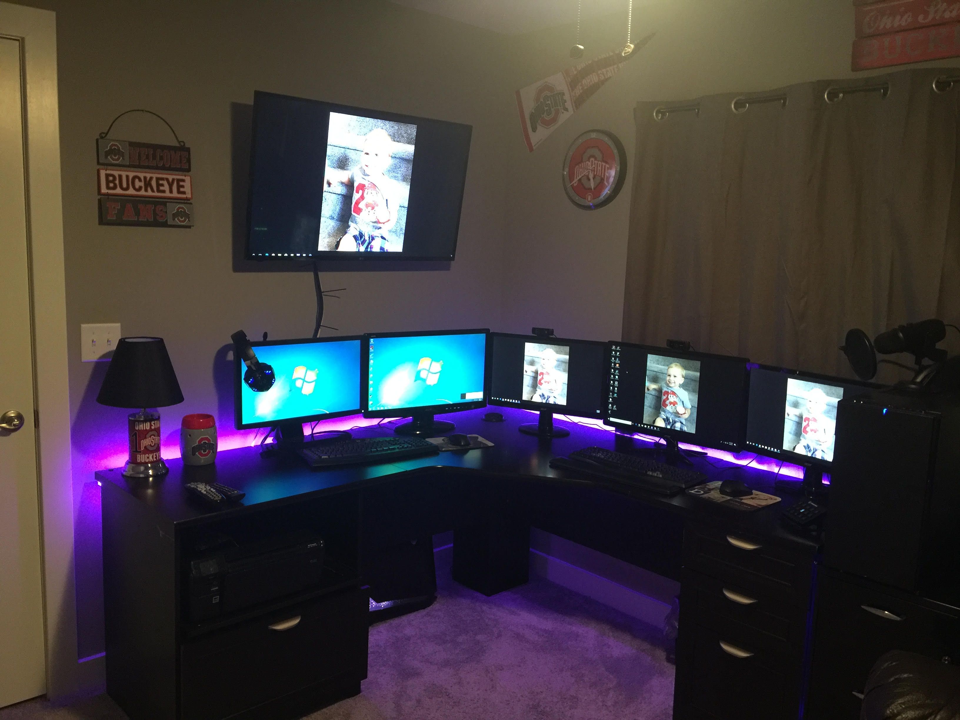 Lots Of Screens So I Can Monitor And Multitask Kinda How I Do With My Assignments And Tv Shows Most Small House Design Living Room Decor Modern Battlestation