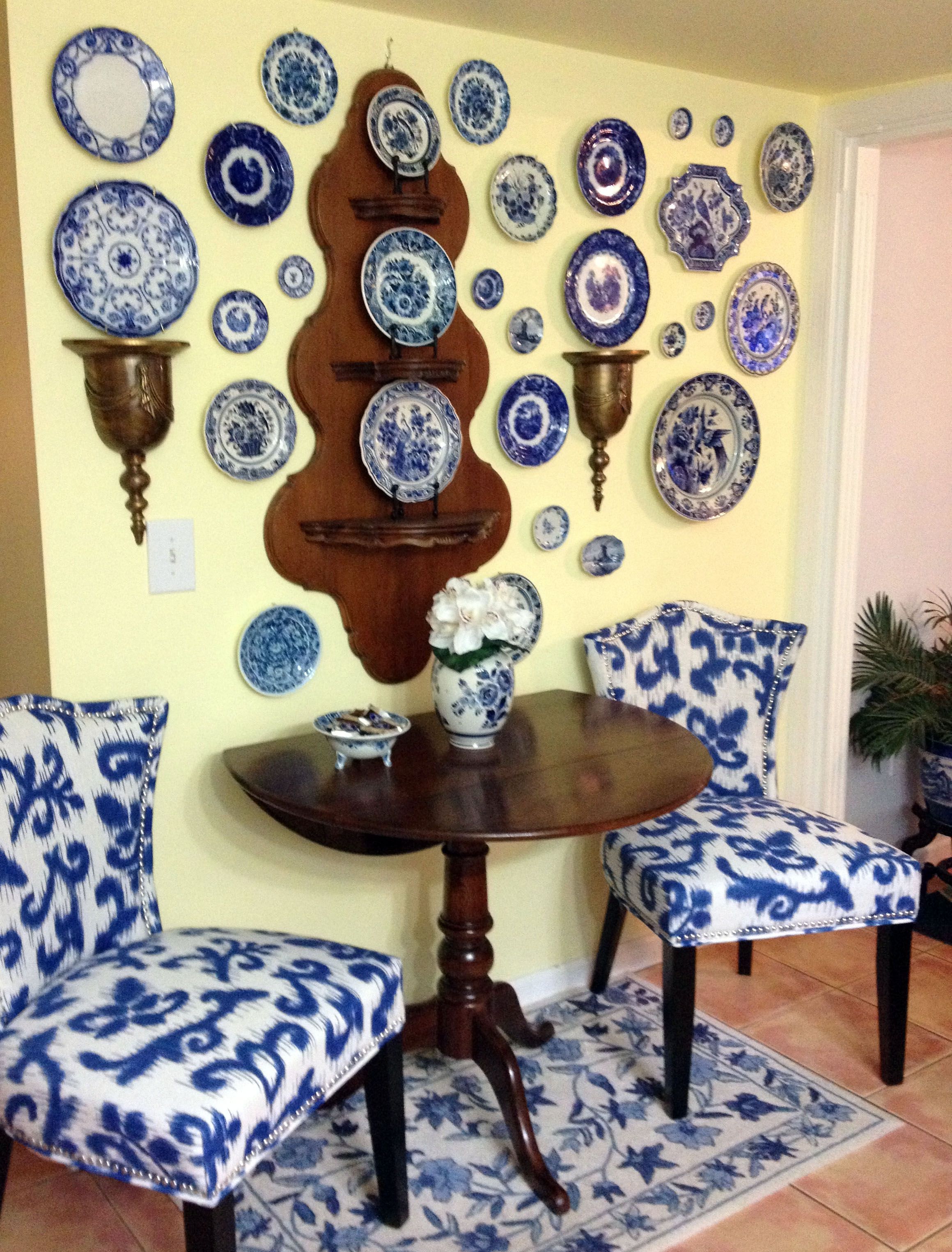 Blue And White Plate Collection For A Breakfast Area Wall Decor Blue And White Plate Collection For A Breakfast Area