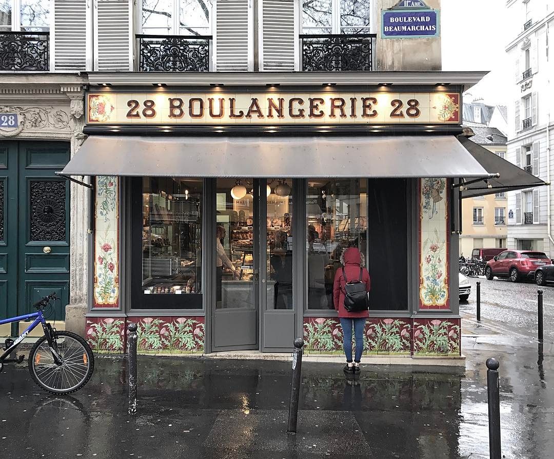 Missing Paris And This Tiny Cozy Beautiful Bars Caff missing-paris-and-this-tiny-cozy-beautiful-bars-caff