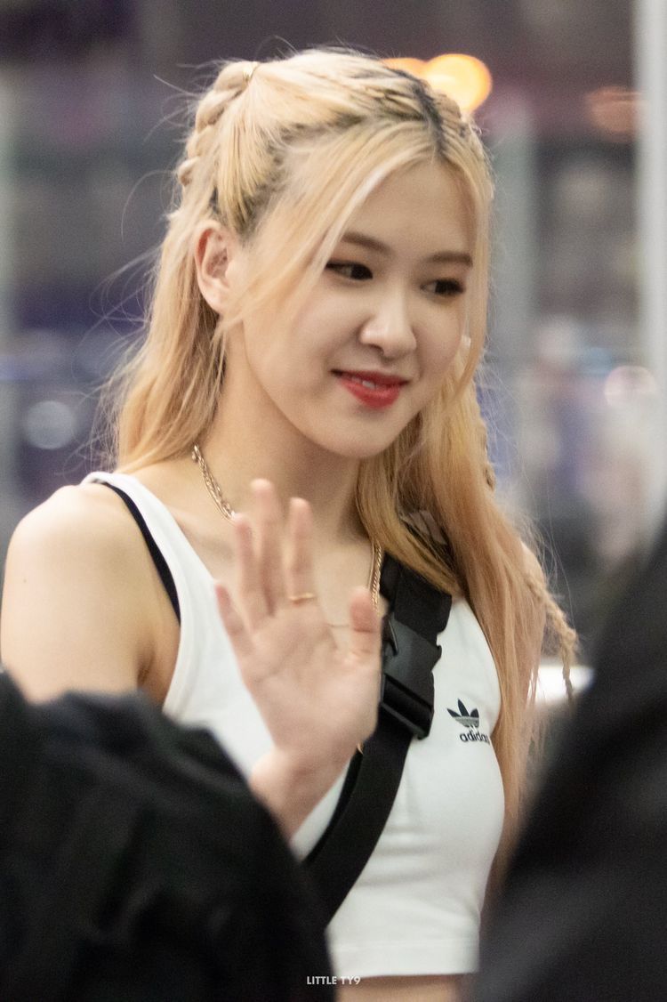 pin by tan sinzhung on blackpink park chaeyoung blackpink rose pin by tan sinzhung on blackpink park chaeyoung blackpink rose