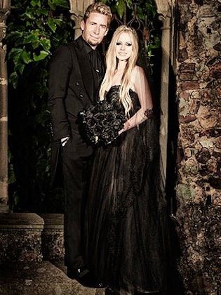 foto 6 de 8 el vestido de novia en negro de avril lavigne es una