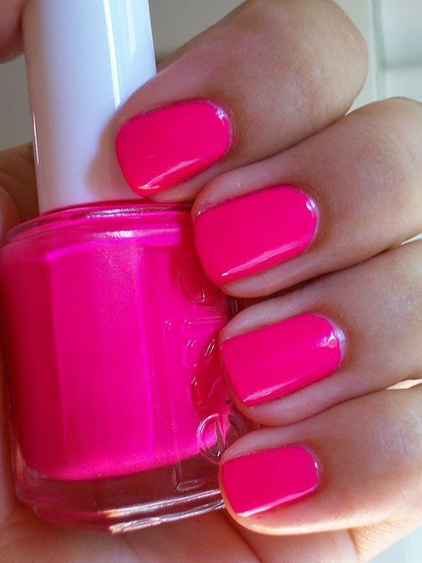 Essie neon pink I Love Nails, How To Do Nails, Fun Nails, Pretty Nails, Hot Pink Nails, Pink Nail Art, Essie Nail, Essie Polish, Ficus Pumila