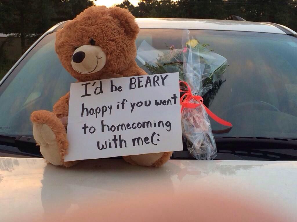 I just don't know if I should ask her or not cause I don't know how she feels and I am scared she'll say no #homecomingproposalideas