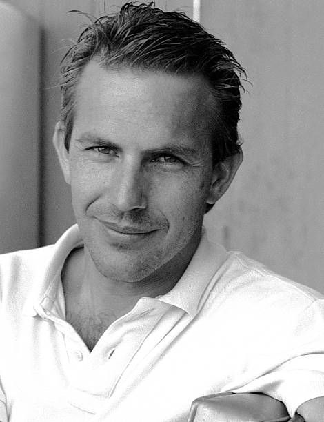 Portrait of American actor Kevin Costner during a photo shoot, Los Angeles, California, August 7, 1985. Actors Male, Handsome Actors, Celebrities Male, Handsome Men, Actors & Actresses, Celebs, Young Actresses, Kevin Costner, Photo Souvenir
