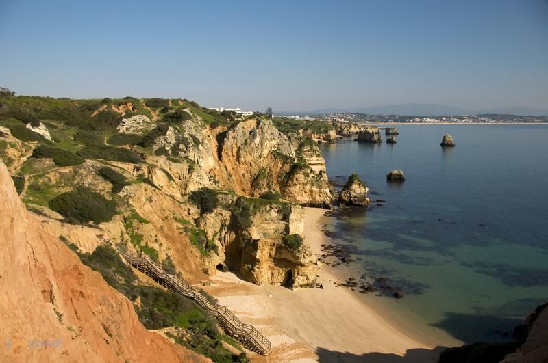 Пляж Камило – #Португалия (#PT) Praia Do Camilo - живописнейший пляж в окрестностях португальского Лагуша. http://ru.esosedi.org/PT/places/1000138993/plyazh_kamilo/ Coastline, Water, Outdoor, Google, Gripe Water, Outdoors, Outdoor Games, The Great Outdoors