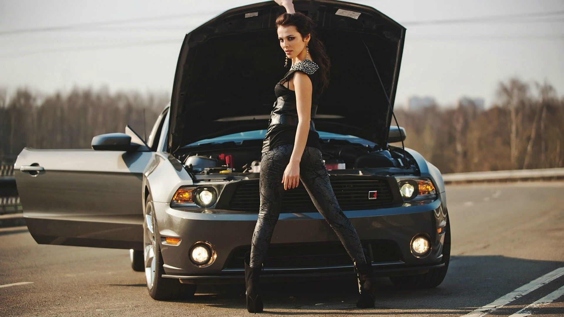 Mustang Girls Picture For Desktop And Wallpaper Yes Thank You Mustang Girl Car Poses Car