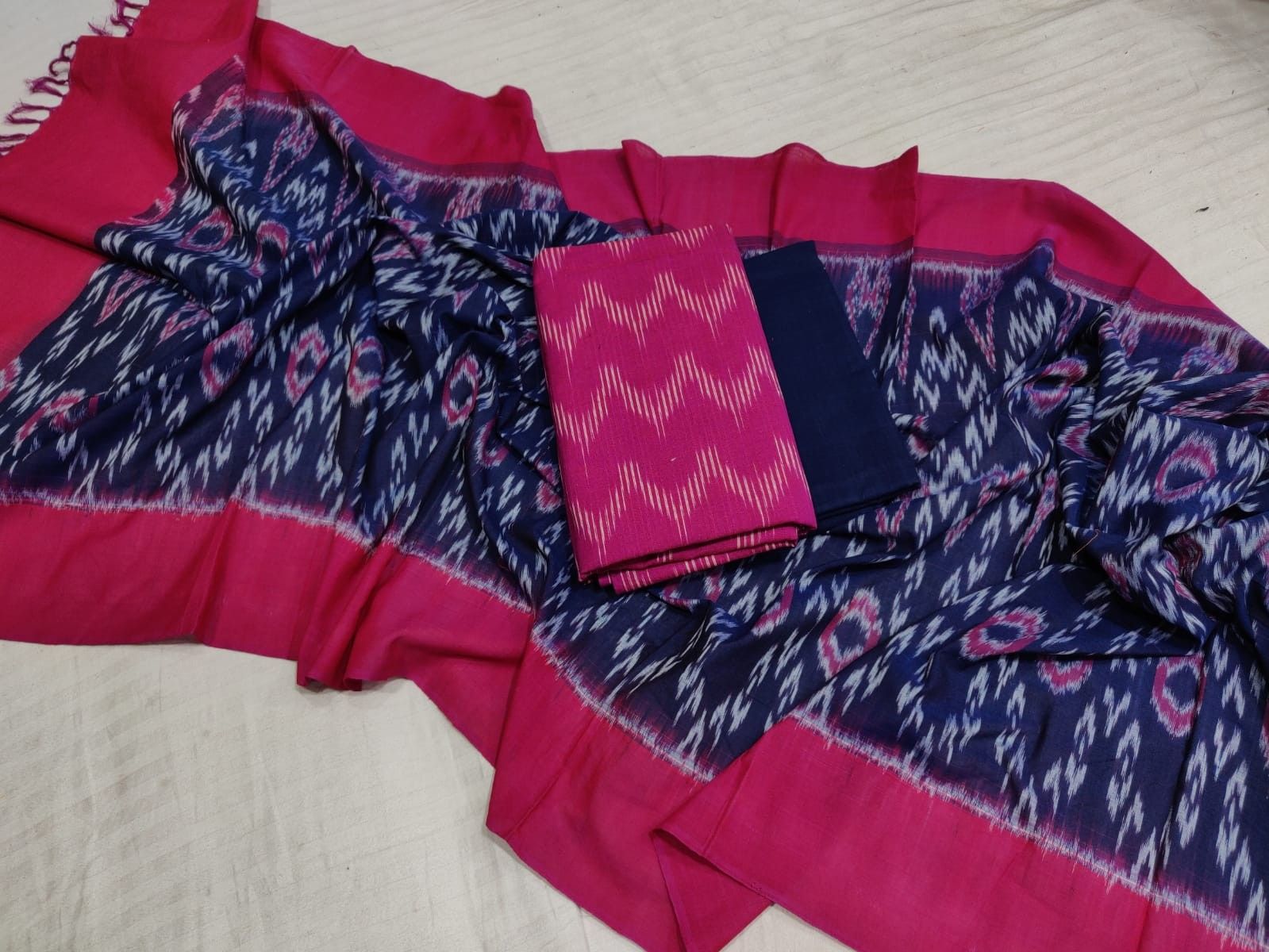 🍁 Ikkat merceraized cotton dress material 🍁Dupatta :- Ikkat merceraized 2.5mtr 🍁Top :- ikkat cotton 2.5mtr 🍁Bottom :- plain cotton 2mtr 🍁🍁 whatsapp 9030834077 Resellers most welcome Cotton Dress Material, Cotton Dresses, Good Morning Roses, Dress Materials, Indian Food Recipes, Baby Car Seats, Plain, Bottom, Best