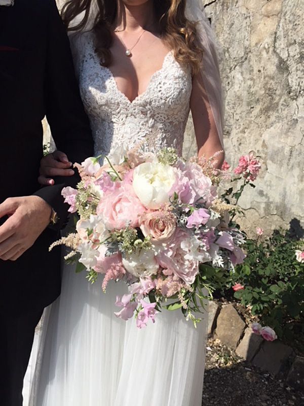 Bouquet with white and pale pink peonies, pale pink roses, white astrantia, pale pink astilbe, white and pale pink sweet pea. Event Planner : Wedding Italy. #astilbebouquet Bouquet with white and pale pink peonies, pale pink roses, white astrantia, pale pink astilbe, white and pale pink sweet pea. Event Planner : Wedding Italy. #astilbebouquet Bouquet with white and pale pink peonies, pale pink roses, white astrantia, pale pink astilbe, white and pale pink sweet pea. Event Planner : Wedding Ital #astilbebouquet