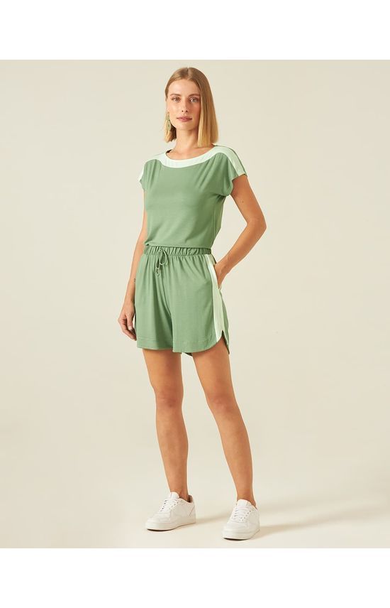 Short confeccionado em viscose stretch conforto. Um item despojada, esse modelo possui cós em elástico, cadarço para melhor ajuste, bolsos laterais e detalhe de recortes laterais em tom contraste. Os básicos da Malwee são atemporais e indispensáveis no guarda-roupa feminino. São modelos que combinam com diversos estilos e situações, além de terem a melhor qualidade e durabilidade do mercado brasileiro. A viscose stretch conforto é um tecido de viscolycra com elastano, o que proporciona maior con Rompers, Shorts, Dresses, Products, Fashion, Women's Clothes, Templates, Cut Outs, Vestidos