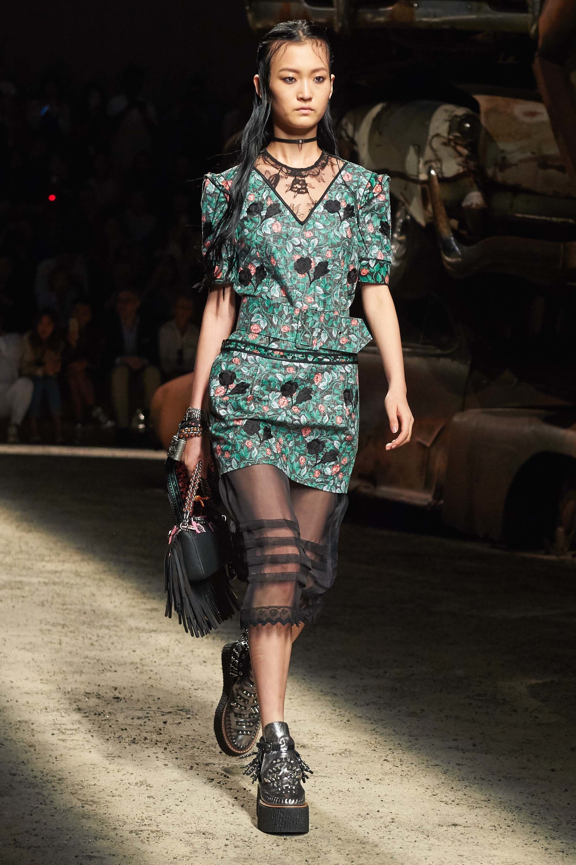 Ultimate Floral Trend Guide For Spring/Summer 2017 ...