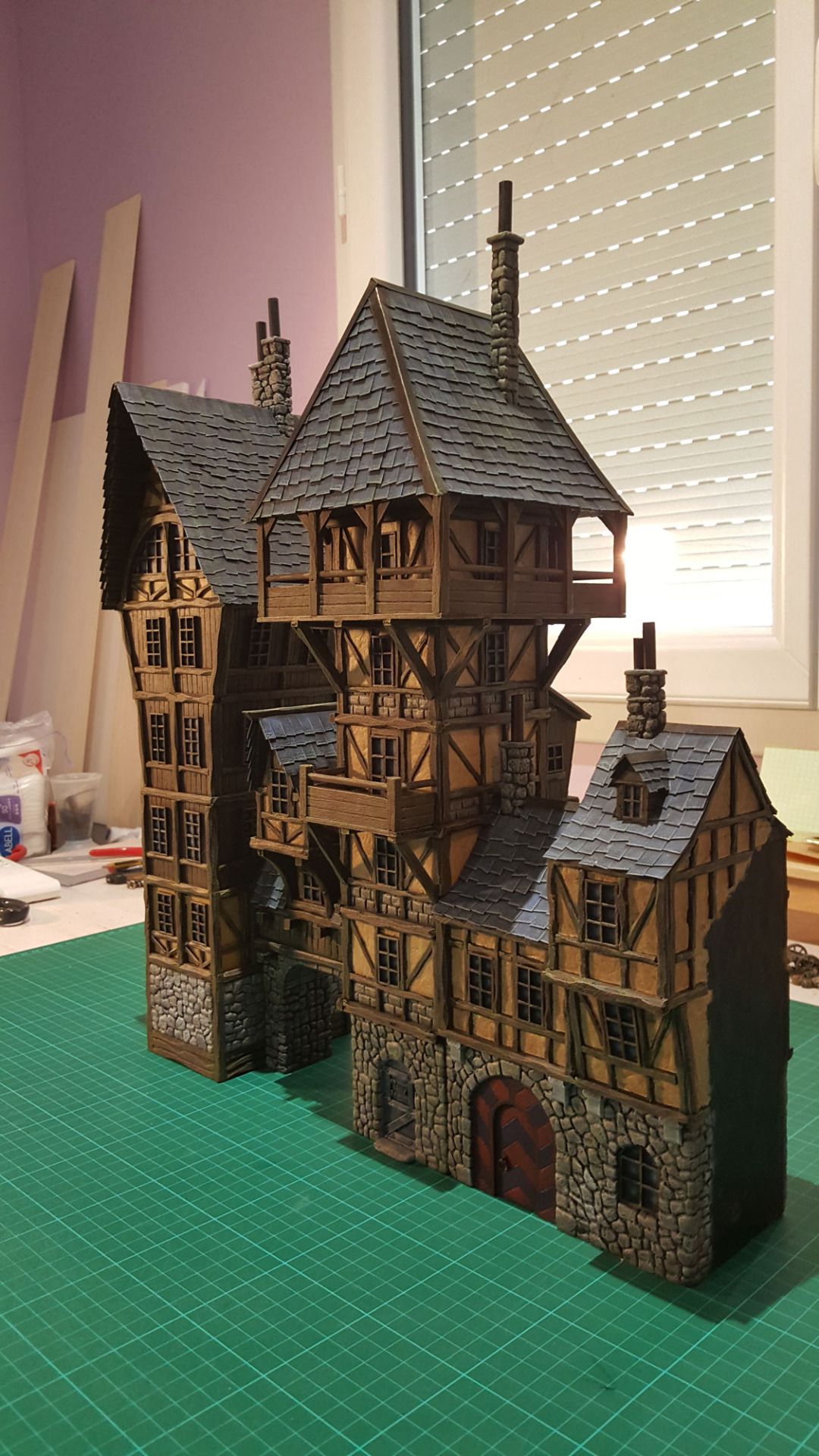 Providence - Medieval City Port Miniature - by Chris Da Silva Casa Medieval Minecraft, Medieval Houses, Medieval Town, Fantasy Town, Fantasy House, Medieval Fantasy, Fantasy Map, Miniature Model, Miniature Houses