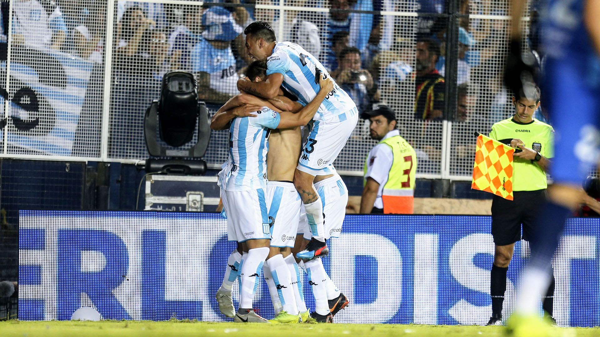 40 Fotos De Los Festejos De Racing Campeon De La Superliga 2018 19 Infobae Campeones Futbol Argentino Futbol