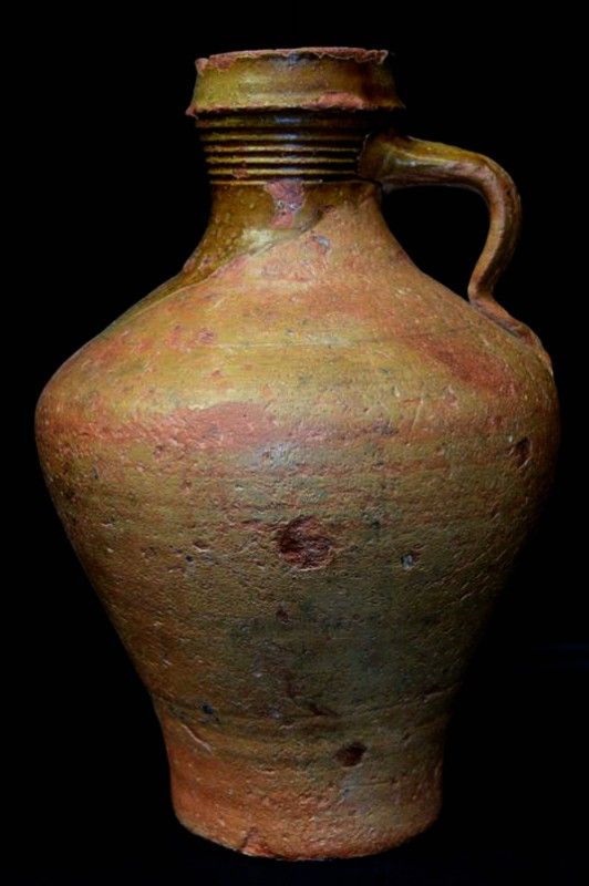 Cántaro de aceite de Morón (Sevilla) , cántaro de Aceite de Morón de la frontera, vidriado por el interior y parcialmente por fuera y en la totalidad del cuello grueso y corto ligeramente artilado del que parte el única asa para descansar en el hombro, en el que tiene un babero vidriado, Vase, Popular, Interior, Home Decor, Sevilla, Oil, Decoration Home, Indoor, Room Decor