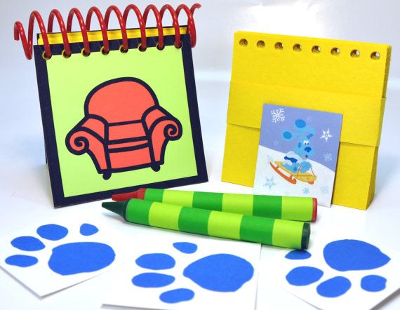 blue s clues handy dandy notebook with box of 4 crayons cool stuff