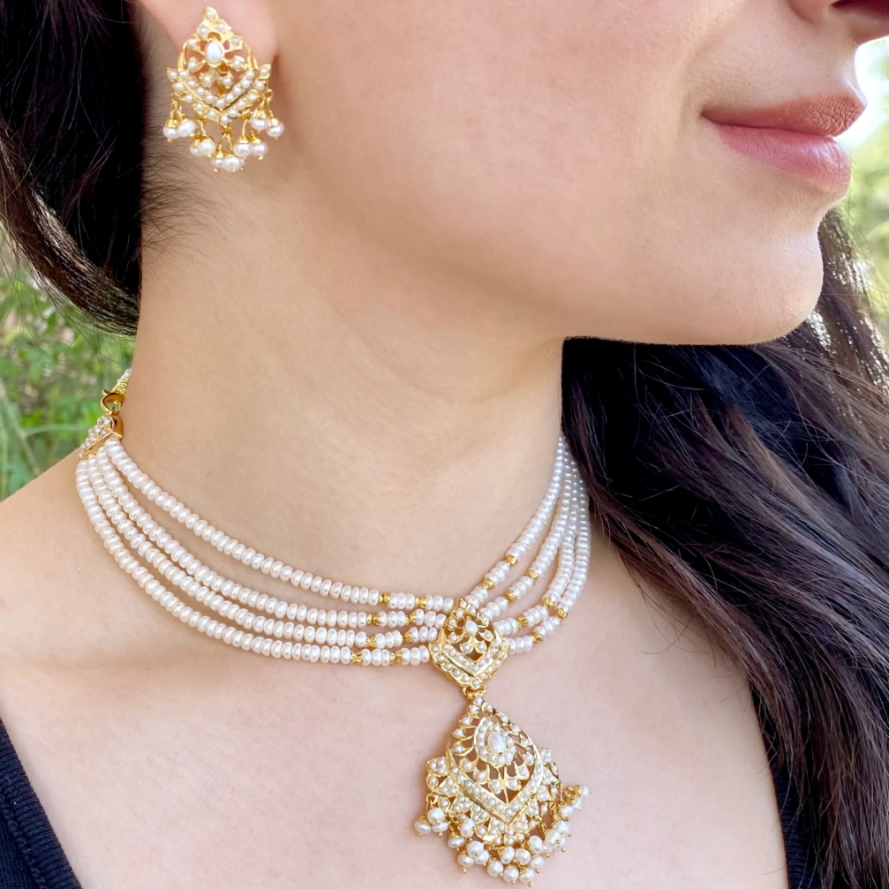 Elegant and evergreen pearl necklace set made in sterling silver with 22k gold plating. It has been embellished with freshwater pearls. 22k Gold, 925 Silver, Sterling Silver, Pearl Necklace Set, Diamond Necklace, Natural Ruby, Matching Earrings, Beautiful Earrings, Jewelry Sets