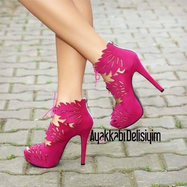 Maria Hernandez Adli Kullanicinin Amo Los Zapatos Y Carteras Panosundaki Pin Topuklular Topuklu Ayakkabilar Bayan Ayakkabi