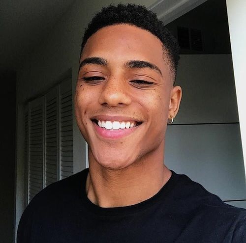 Fine Black Men, Gorgeous Black Men, Cute Black Guys, Handsome Black Men, Sexy Black Men, Black Boys, Handsome Boys, Beautiful Boys, Cute Lightskinned Boys