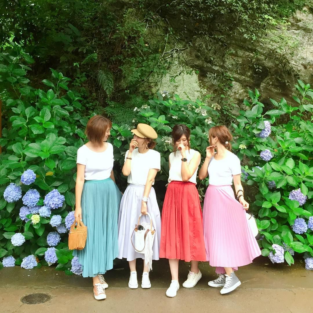 可愛いは 白トップス で作れる 夏デートで着たい褒められコーデ フェスファッション レディース 白 トップス 夏 ファッション ママ 可愛いは 白トップス で作れる 夏デートで着たい褒められコーデ フェスファッション レディース 白 トップス 夏 ファッション ママ