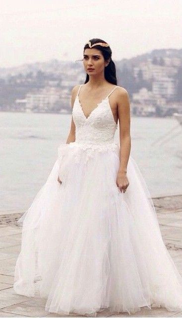 Tuba Buyukustun Turkey Sleeveless Wedding Dress Wedding