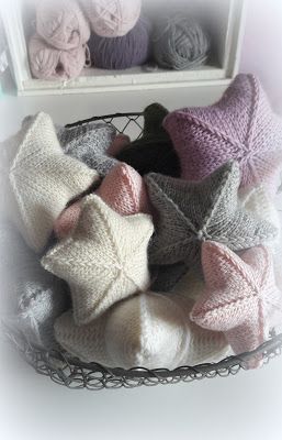 Knitting Designs, Knitting Patterns, Crochet Patterns, Knit Basket, Basket Weaving, Diy Wreath, Burlap Wreath, Teether Pattern, Stars