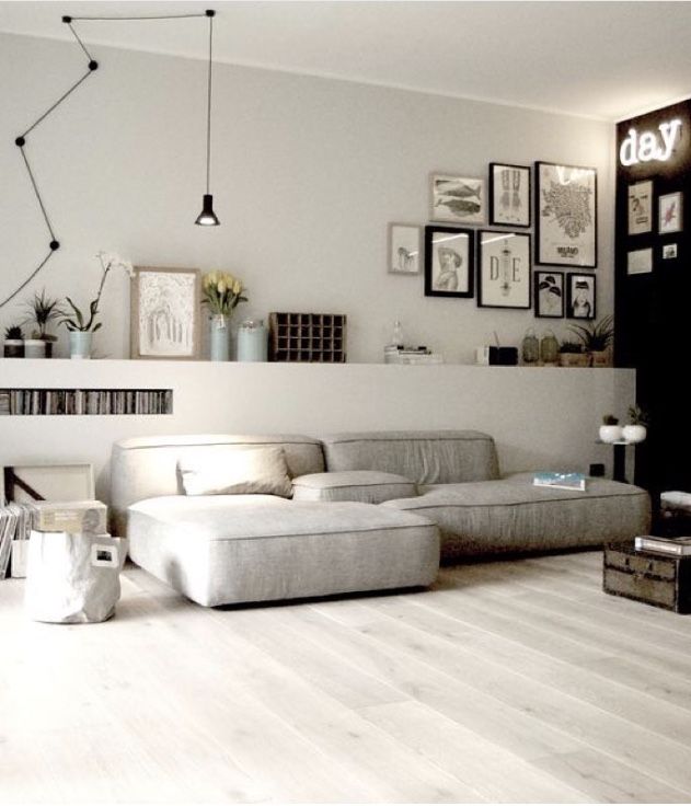 Hylle til utstilling, bilder, evt. med integrert oppbevaring, i stue ... Stue uden sofa