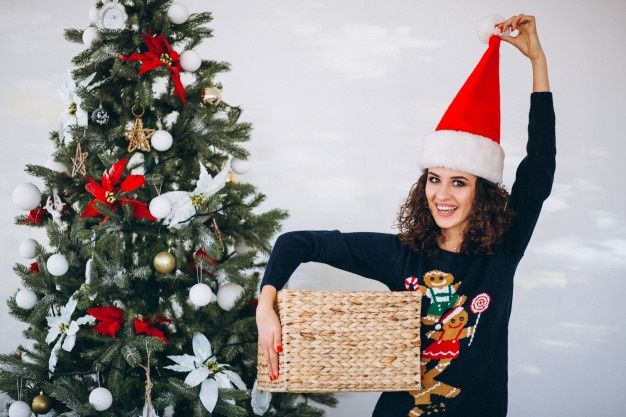 Woman with christmas present by christma... | Free Photo #Freepik #freephoto #christmas #christmas-tree #tree #winter Christmas Presents, Christmas Christmas, Free Photos, Straw Bag, Tree Tree, Stock Photos, Winter, Freepik, Woman