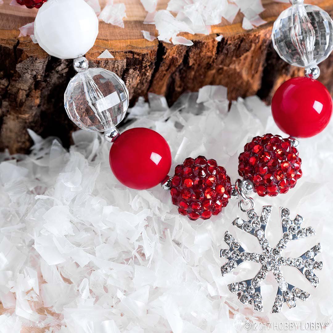 Customized Christmas jewelry is the perfect way to showcase your holiday cheer! | Christmas crafts decorations, Christmas decor diy, Christmas projects diy