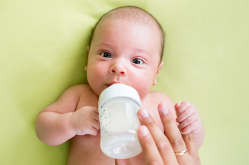Baby Formula Amount How Much Formula Does Your Baby Need In 2020 How Much Formula Baby Needs Kids Health