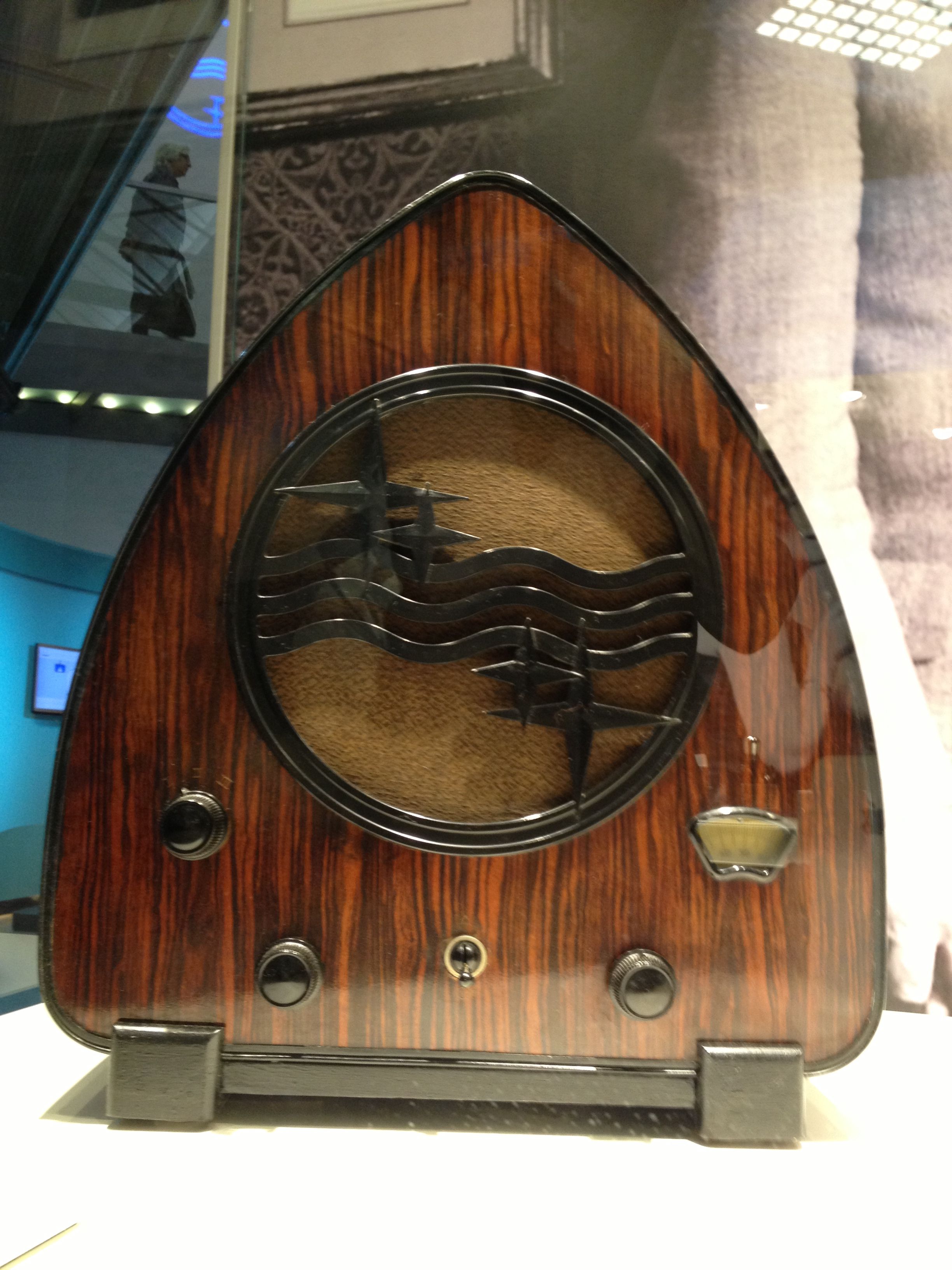 One of the first radioS Old Radios, Good Company, Philips, Olds