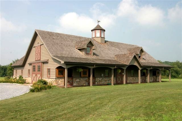 love, love, love the stonework Barn living, Barn house