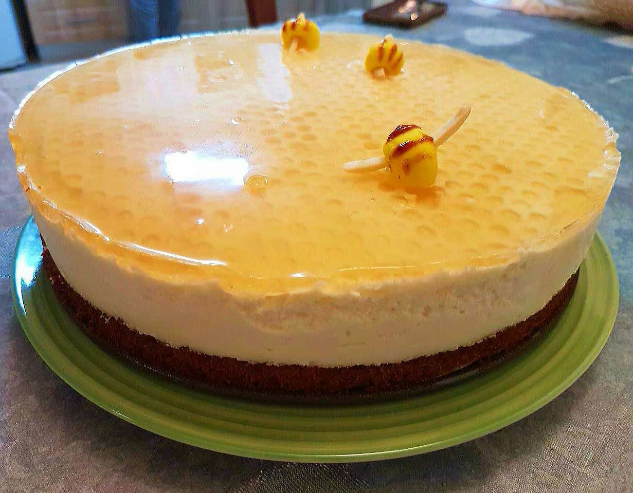 Honey-mascarpone honeycomb cake | Food, Honeycomb cake, Desserts