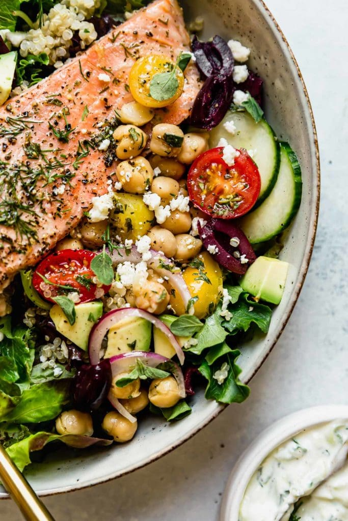 Mediterranean Bowl with Salmon - The Real Food Die Mediterranean Bowl with Salmon - The Real Food Die