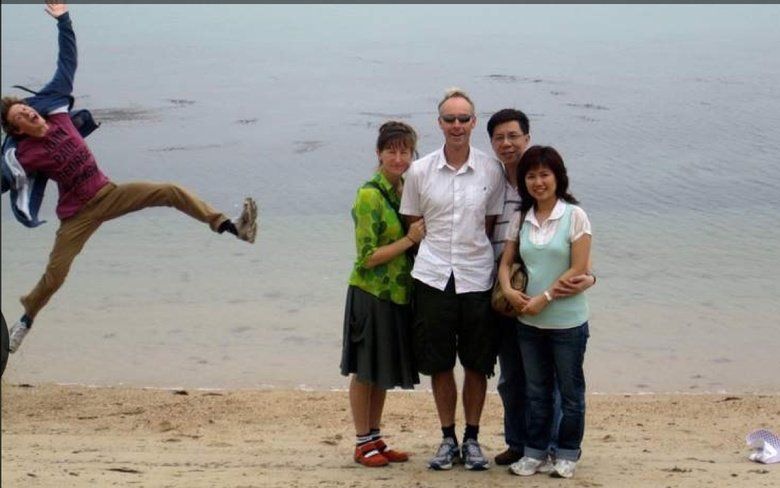 spider monkey photobomb just