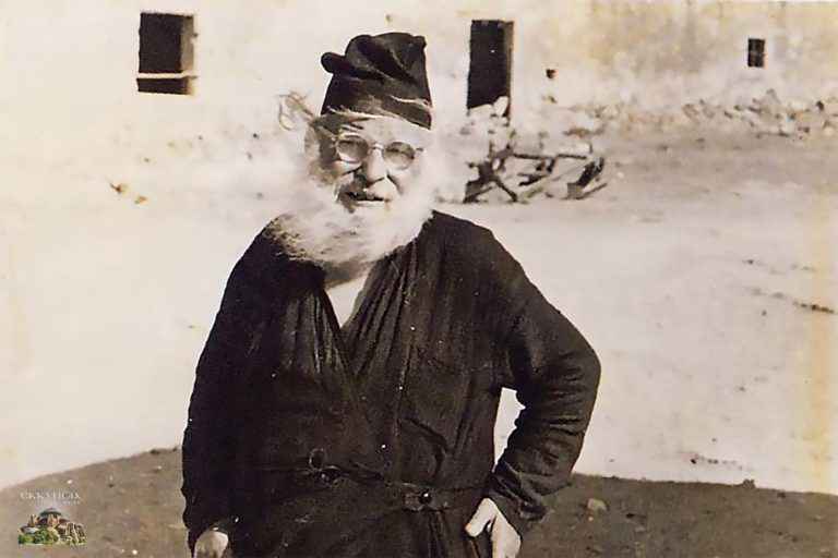 Η Παναγία Οδηγήτρια του Παρνασσού κρατά το έθνος στα χέρια της - ΕΚΚΛΗΣΙΑ ONLINE Antonio Mora Artwork, Spirituality, Spiritual