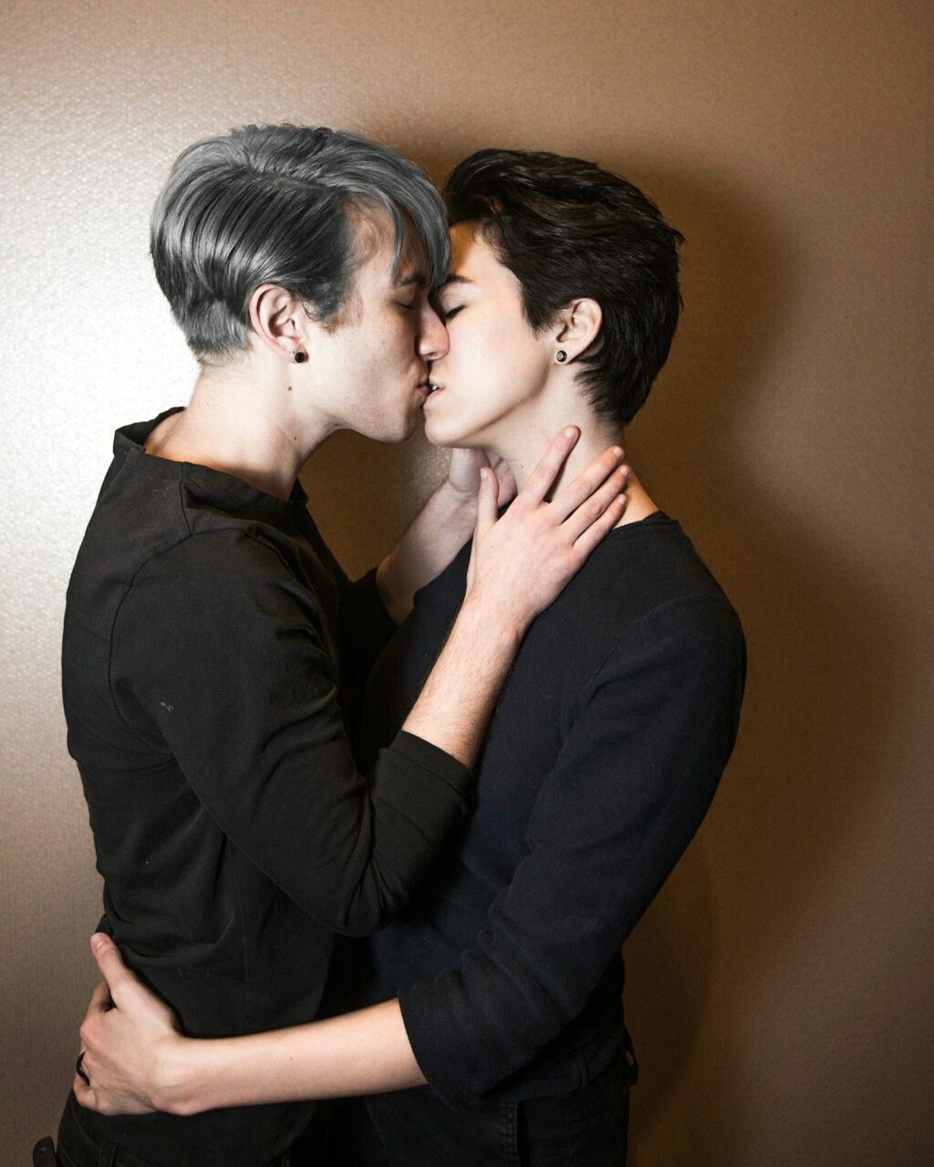 Lesbian boy. Яой томбои. Поцелуй парней. Любовь двух парней. Любовь двух мальчиков.