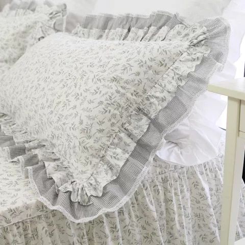 Cheap Pillows, Dec Pillows, Bedroom Pillows, Homemade Pillow Cases, Bed Covers, Pillow Covers, Pillow Shams, Duvet, Bed Cover Design