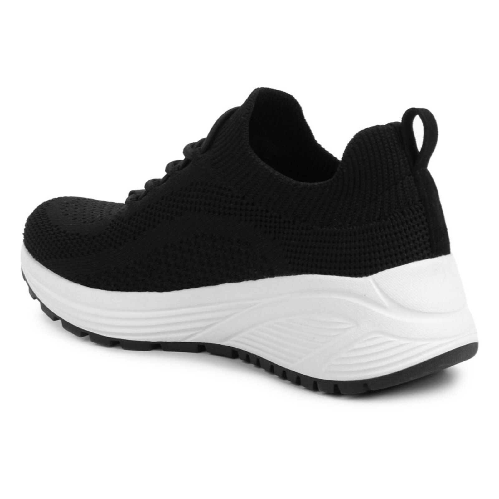 Para as mulheres que amam conforto, o Tênis Skechers Bobs Sparrow 2.0 Allegiance Crew Feminino é a opção perfeita. Fabricado em material que auxilia na ventilação nos seus pés, esse tênis de corrida possui entressola que absorve impactos, auxiliando na passada e proporcionando conforto durante seu dia a dia. Conta com design moderno parqa maior versatilidade nas suas combinações.Composição: Cabedal: Têxtil. Entressola: Eva. Solado: Borracha. Skechers Bobs, Sparrow, Slip On Sneaker, Sneakers Nike, Crew, Shoes, Design, Products, Fashion